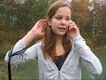 baby eend leert zwemmen
