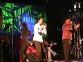 el grupo requiebros interpreta en directo sus sevillanas dedicadas 