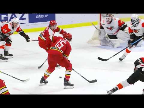 Spencer Foo beats Igor Bobkov closerange