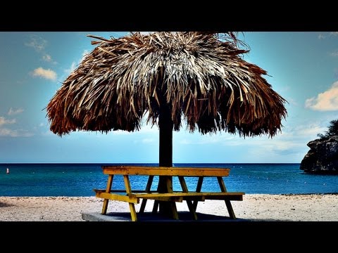 PHOTOSHOP FILTERS - In this photoshop cs5 tutorial: Learn 3 Uses for the High Pass Filter -Selective sharpen -Subject contrast -Gray Vignette effect Photo credit: http://www.sxc...