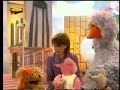 sesame street news flash: the new 3 little pigs story