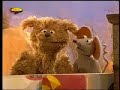sesame street news flash: the new 3 little pigs story