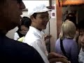 Baz Luhrman promoting [Moulin Rouge] in Taiwan part 2