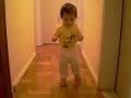 giovanna andando muito fofa!!