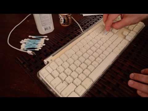 how to clean laptop q-tip