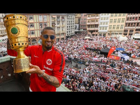 Eintracht Frankfurt bejubelt den DFB-Pokal am Rmer