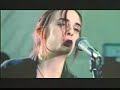 Videoclip - Vulgaires Machins - Comme une brique - Indica Records - 2000Site officiel:http://www.vulgairesmachins.orgShows:http://www.preste.ca/fr/spectacles.php?artiste=vulgairesmach ins&periode=&region=Label:http://www.indica-records.com