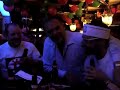 Serenade aan Jan tijdens songfestival