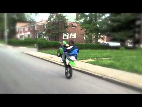 wheelie - Un Rodéo Dans La Ville De Baltimore City En Cross Et Quad 4 Temps Et 2 Temps new video/ NOUVELLE VIDEO http://www.youtube.com/watch?v=afNafCJRQRc&feature=g-upl.