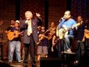 TINOCO CONTA AS HISTORIAS DE SUA PASSAGENS POR SOROCABA , QUANDO ERA ENTREGADOR DE LENHA, SEU PAI ERA BENZEDOR , HISTORIA DA DUPLA , NUMA APRESENTAÇÃO COM RICARDO ANASTACIO E ORQUESTRA NA VIOLEIRA