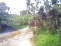 Land Rover cruza rio en  Guasca Colombia