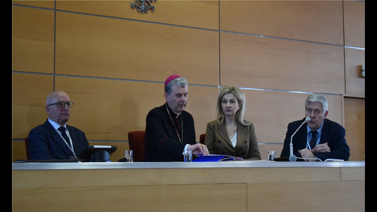 Dyskusja panelowa: Reklama alkoholu promocją pijaństwa i uzależnień