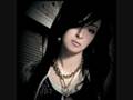 Kenza Farah Celle Qu'il Te Faut Video and Lyrics