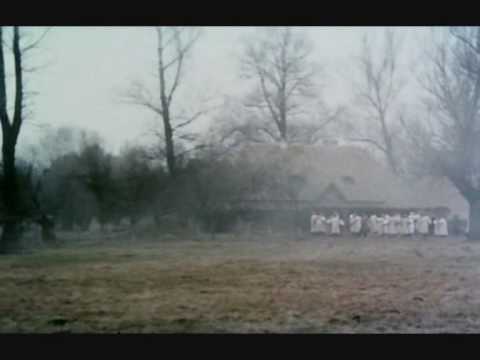 Pieśń Chochoła kończąca "Wesele" w reż. Andrzeja Wajdy (1972).