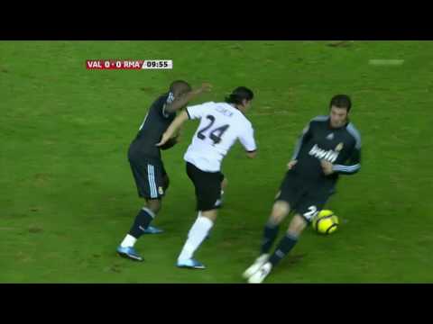 Ever Banega contra el Real Madrid