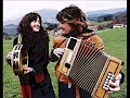Alaitz eta Maider - Bota bexamela