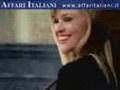 Reese Witherspoon testimonial del nuovo spot Avon
