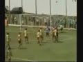 ballenjongen scoort doelpunt ballenjongen scoort doelpunt
