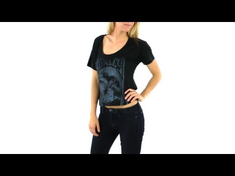 how to make a girl cut off t-shirt