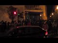 Tras la represión policial ejercida durante el miércoles 15 y jueves 16 por la mañana, y tras la persecución policial realizada por la policía a todo aquel que se concentrara pacíficamente (o fuera sospecho de ir a hacerlo) ante la Delegación de Gobierno en protesta por estos hechos, se produce una concentración pacífica ante la Jefatura Superior de Policía. Este es el inicio.