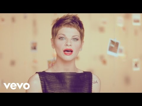 Alessandra Amoroso: Grito y no mw escuchas