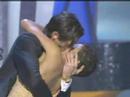 how to kiss with tongue yahoo