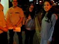 אחריי ביתש אן אוספים ממתקים בדרך מקורית בניצוח שלי
