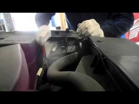 HOW TO REPLACE THE BATTERY ON A 2002 CADILLAC ESCALADE