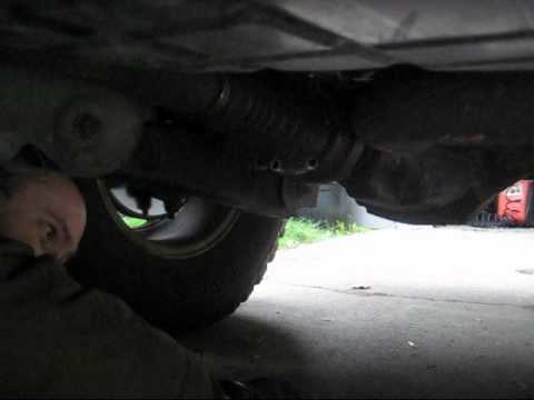 Jeep Grand Cherokee Front Driveshaft Install. 2001 WJ. Far Reach Sept 2011