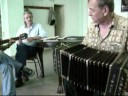 Tango dedicado a Homero Manzi luego de su muerte en 1951, por su amigo Anibal Troilo, el que proyecta una honda congoja sabiendo su historia y le da un aire sacro de veneracion, pero con un compás con sabor a tango dolorido.