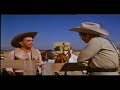 CANTINFLAS CRUZANDO EL MURO EN LA FRONTERA
