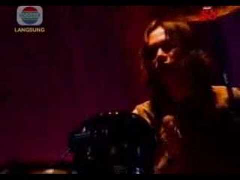 Utopia - Antara Ada dan Tiada (LIVE)