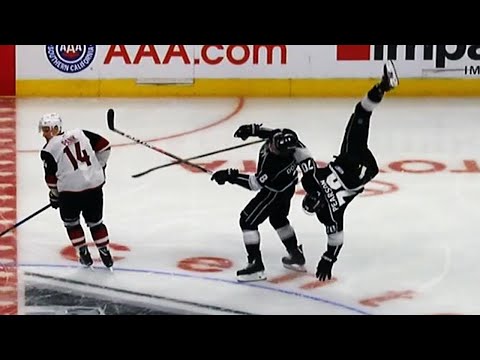 Video: Kings Pearson does a barrel roll, loses a blade after running into Doughty