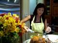videos de Angie Carves the Turkey!