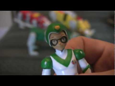 Voltron Classics Green Lion (with Pidge figure) Review - CollectionDX