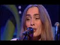neeka & Stef Kamil Carlens - Don't Hold Me Back (live)