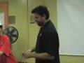videos de Tony Stewart gives a surprise visit to a big 8 year old fan.