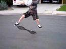 Caída haciendo un kickflip