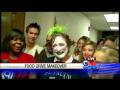 videos de School Meets Food Drive Goal; Principal Gets Makeover