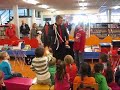 Goochelaar Minze Dijksma in bibliotheek Heerenveen Goochelaar Minze Dijksma in bibliotheek Heerenveen