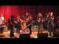 Former Doobie Brothers Mentor Teen Rockers with Guitarmy