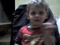Un dia el negro se puso hacer el mono y la mona de la madre se puso a firmarlo