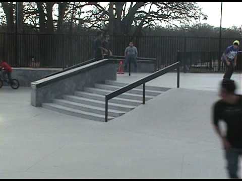 BMX BIKES TRICKS STUNTS CRASHES