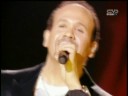 hisham abbas is introduced he sings one of hs hits.