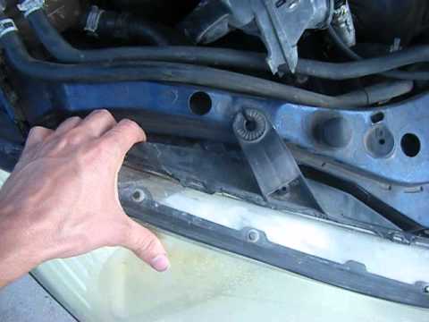 [2001 Ford Focus ZX3 – How to] Headlight assembly replacement (passenger)