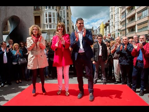 Idoia Mendia y Pedro Snchez, esta maana en Vitoria-Gasteiz. [Foto: Socialistas Vascos]