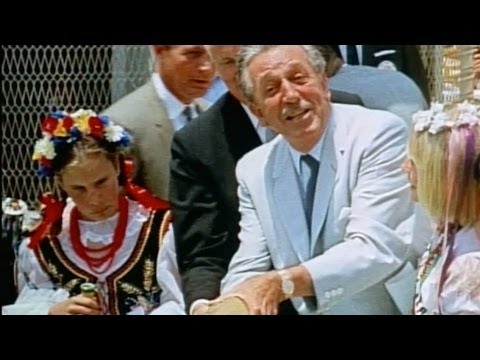 it's a small world 1966 grand opening ceremony at Disneyland with Walt Disney