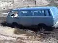 Lyngdal Syncro i gj�rmehull p� Kvavik