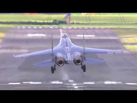 SUKHOI SU35 (Vidéo officielle Salon du Bourget 2013 / Official video Paris Air Show 2013)