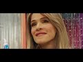 Alice é uma mulher workaholic que tenta se equilibrar entre a rotina de trabalho ea família. Depois de perder o emprego eo marido, Alice vai descobrir com a ajuda da vizinha Marcela que é possível ser uma profissional de sucesso sem deixar os prazeres da vida de lado. O filme discute com leveza e humor os deliciosos conflitos das mulheres modernas.